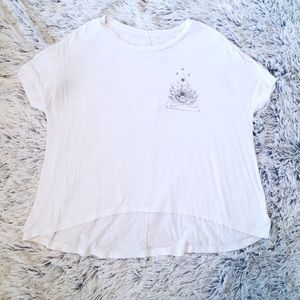 AE Flowy Graphic Top